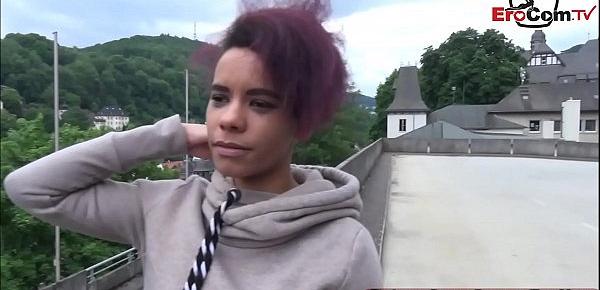  Deutsche ebony teen bei flirt auf der Straße abgeschleppt und outdoor gefickt